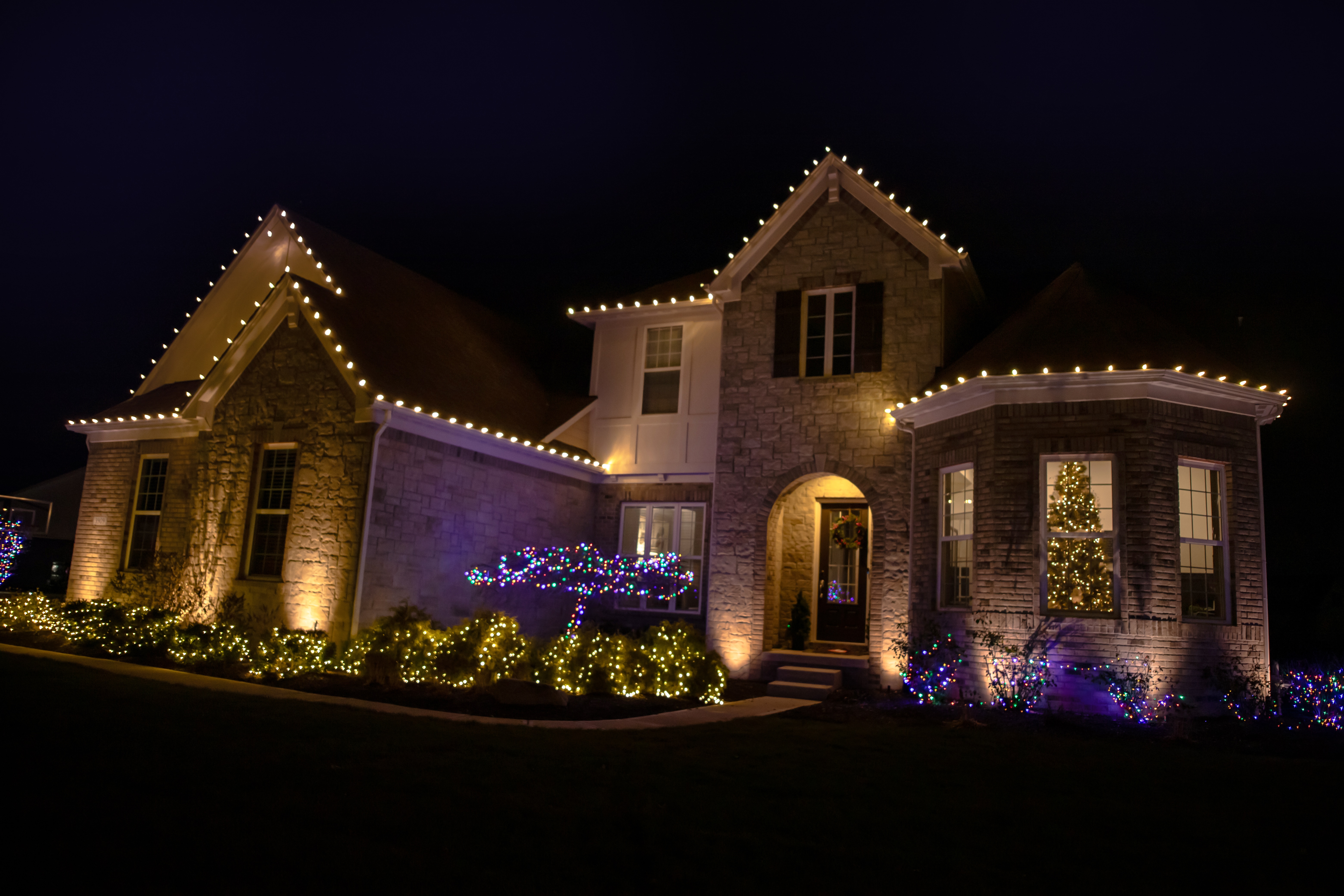 Holiday Lighting Booking Indianapolis: Don’t Wait Too Long